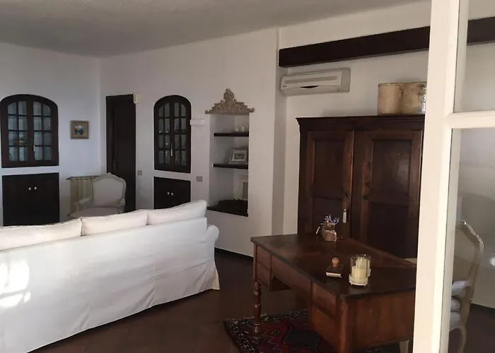 Della Pietra Villa