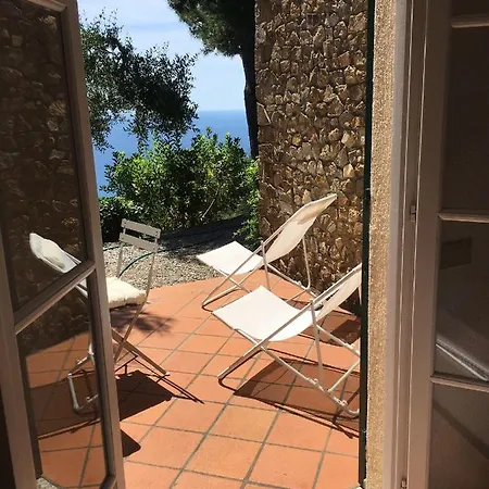 Della Pietra Villa *
