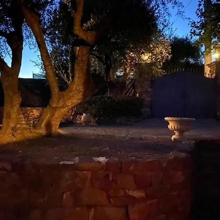 Della Pietra Villa