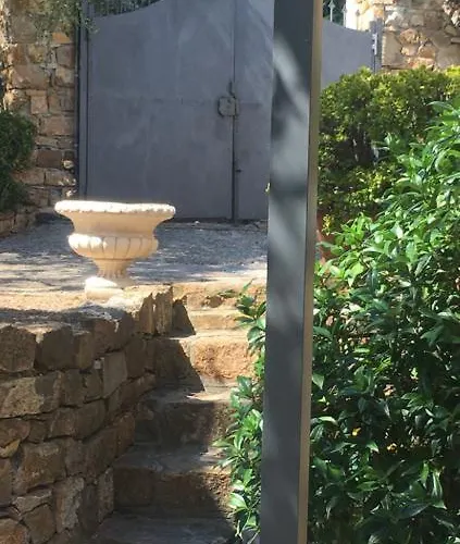 Βίλα Della Pietra *