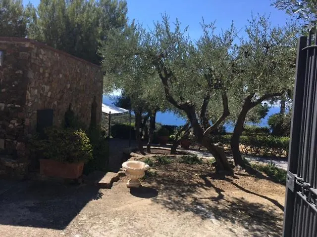 Villa Della Pietra *